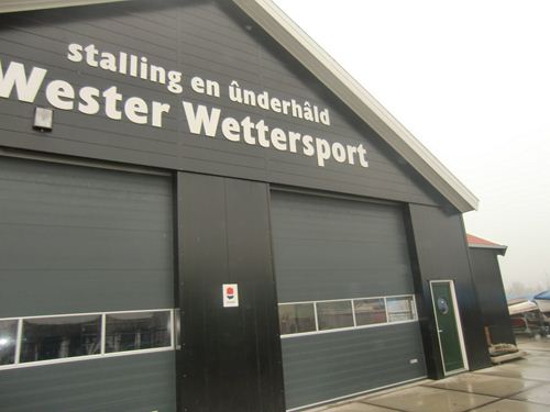 De winterstalling en onderhoudsloods van Watersport Wester Eernewoude